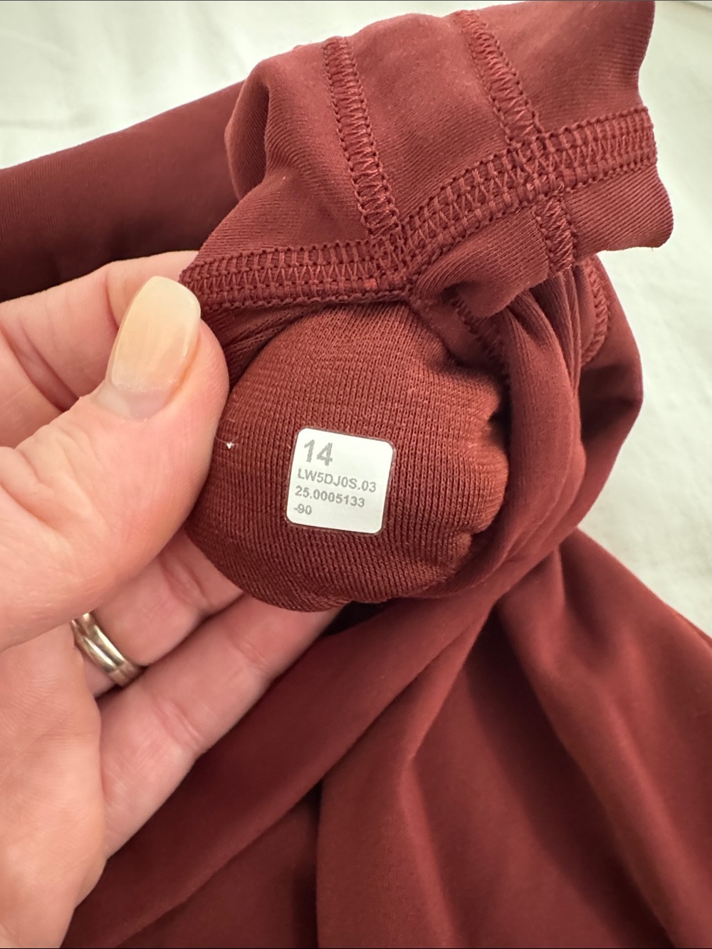 Lululemon Wunder Train HR 28” Leggings Size 14 Everlux Burgandy Square Dot - Picture 8 of 8